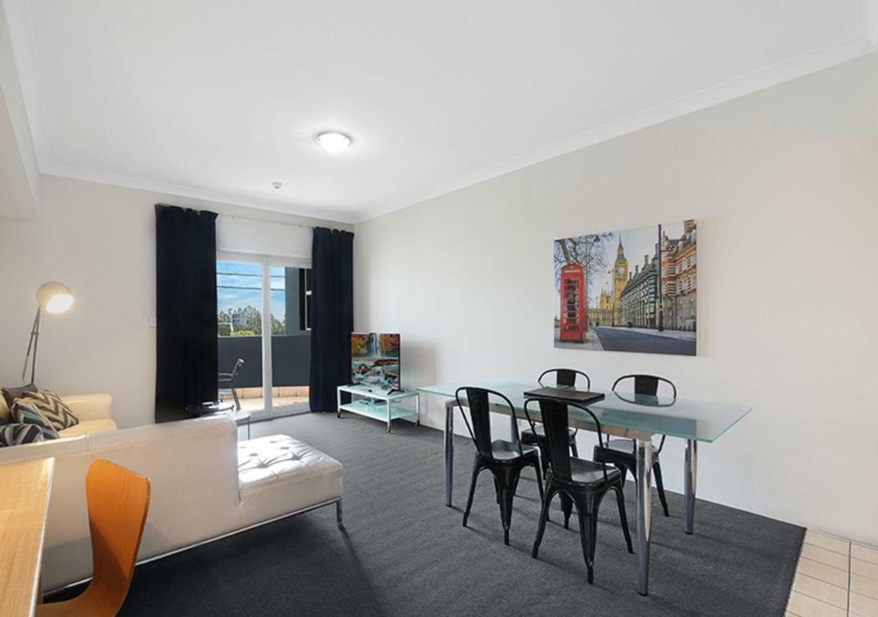 ซิดนีย์ แอร์พอร์ต สวีท Apartment ภายนอก รูปภาพ